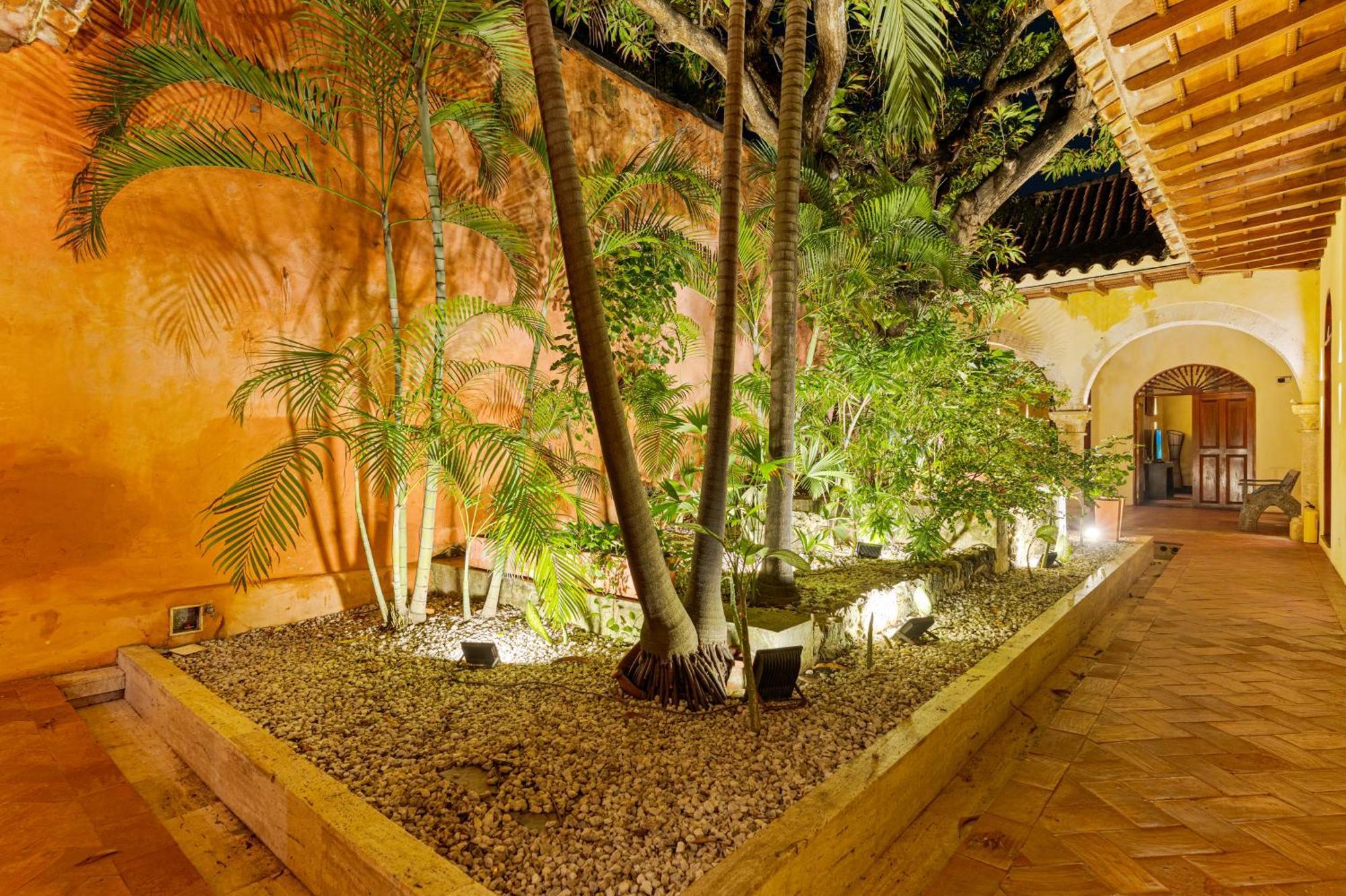 Hotel Reve