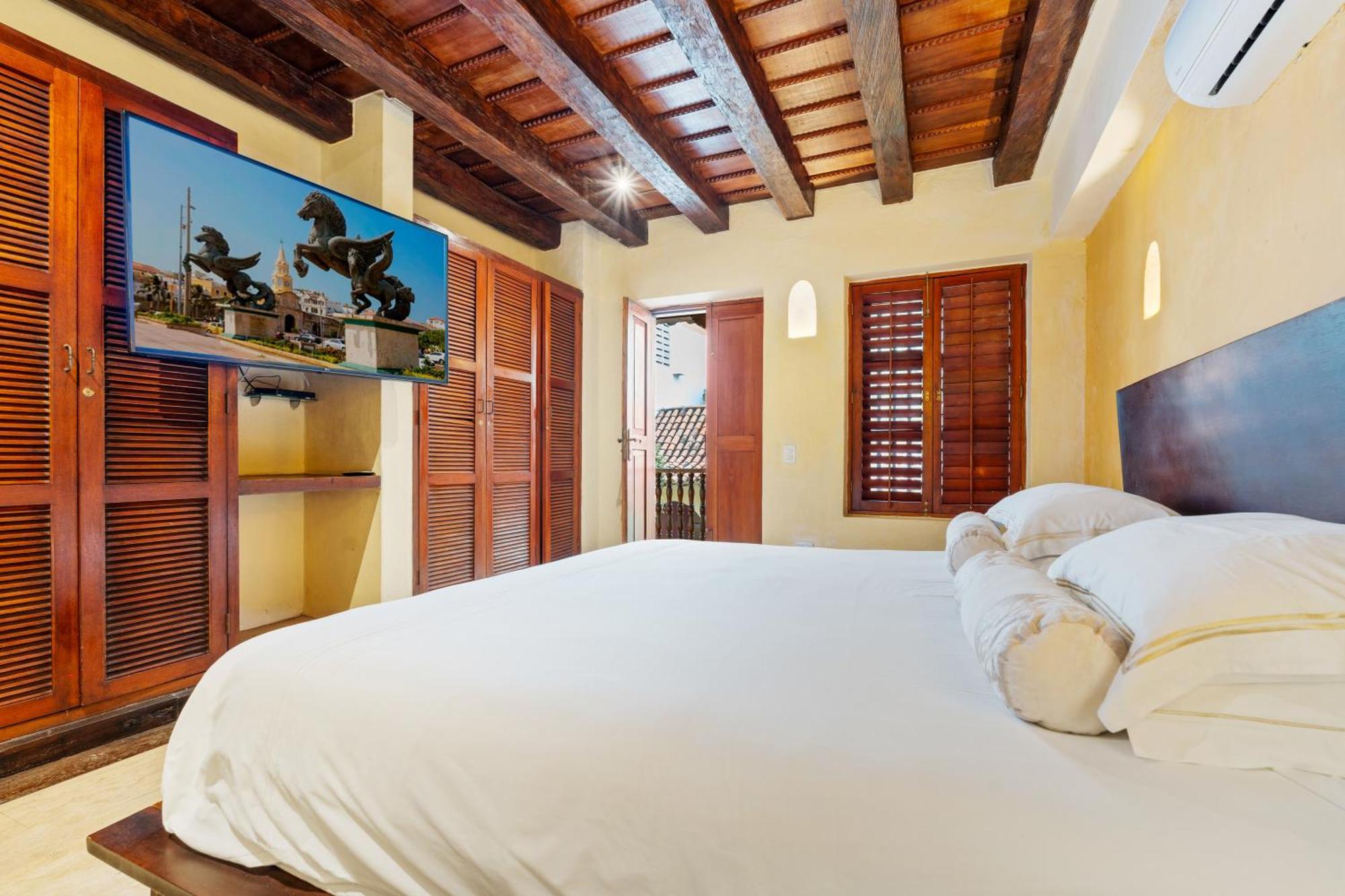 Reve Hotel